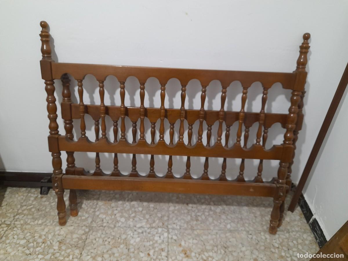 Antig&uuml;edades: Cabecero y pie de cama de madera torneada - Foto 3