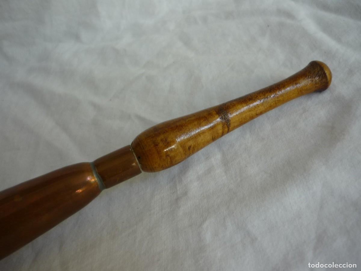 Antig&uuml;edades: Peculiar campana alargada de cobre, mango de madera - Foto 8