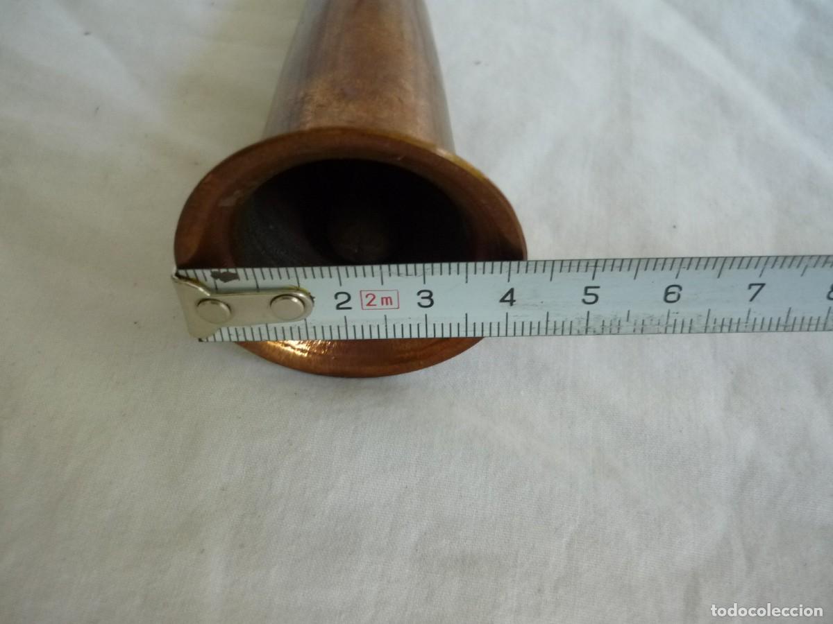 Antig&uuml;edades: Peculiar campana alargada de cobre, mango de madera - Foto 11