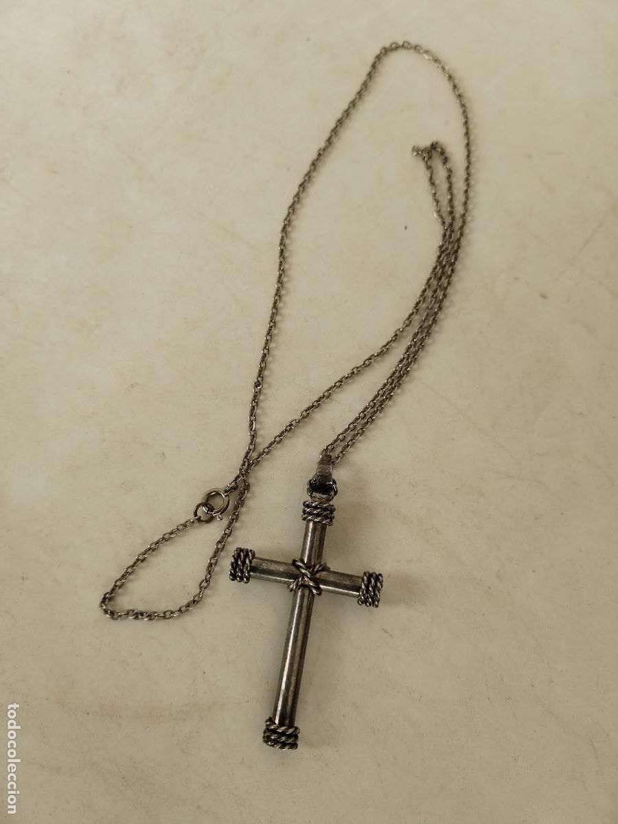 Antig&uuml;edades: cruz con cadena en plata de ley - Foto 2