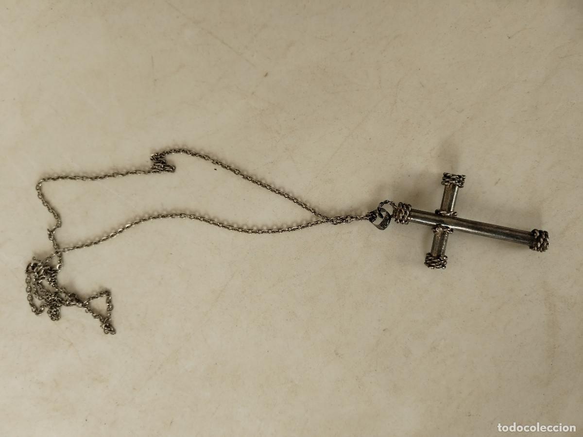 Antig&uuml;edades: cruz con cadena en plata de ley - Foto 3