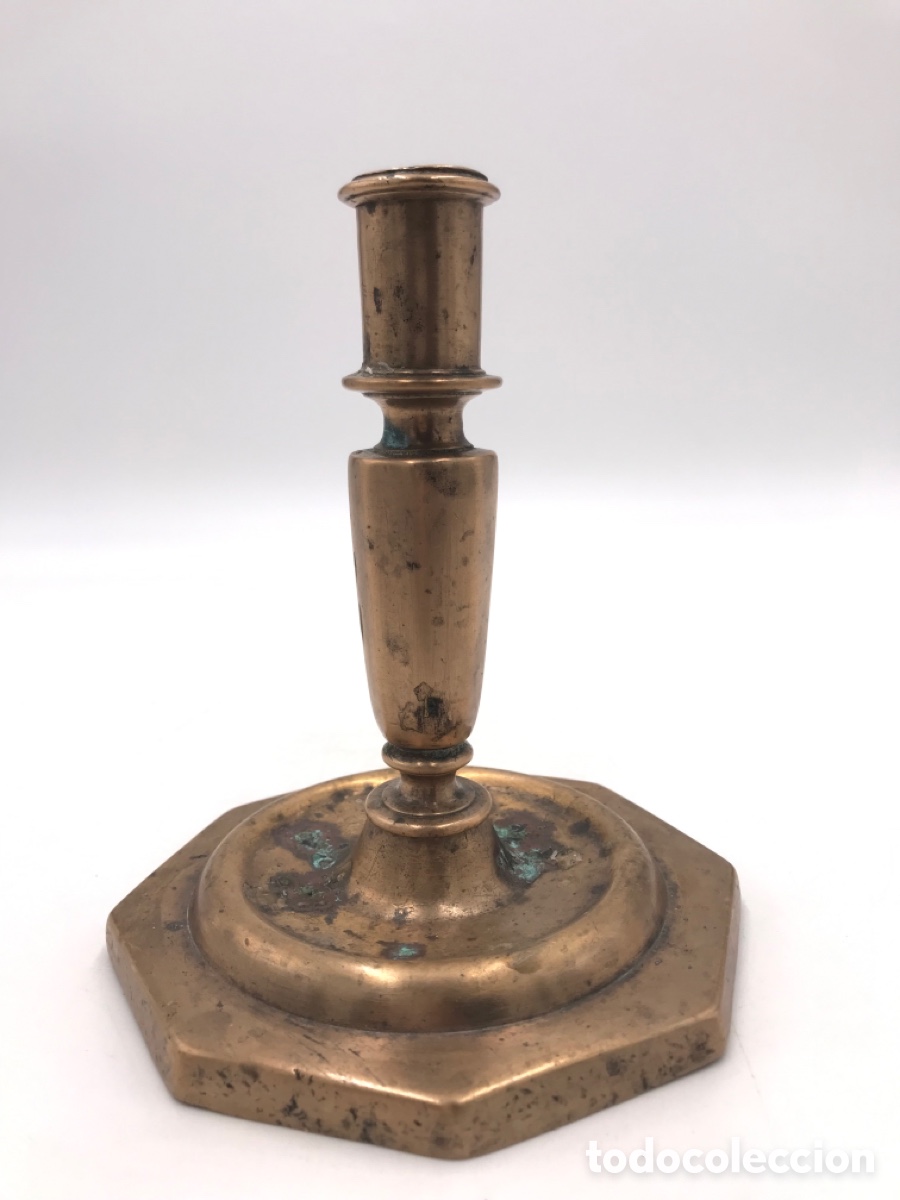 Antig&uuml;edades: Antiguo Candelero de bronce base octogonal - Foto 1