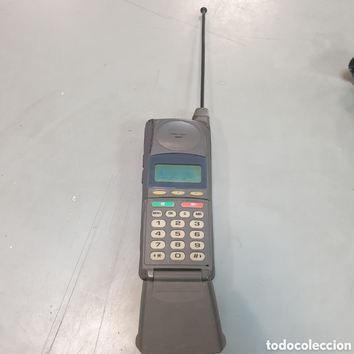 Antig&uuml;edades: Tel&eacute;fono MOTOROLA MICRO TAC DUO - Foto 1