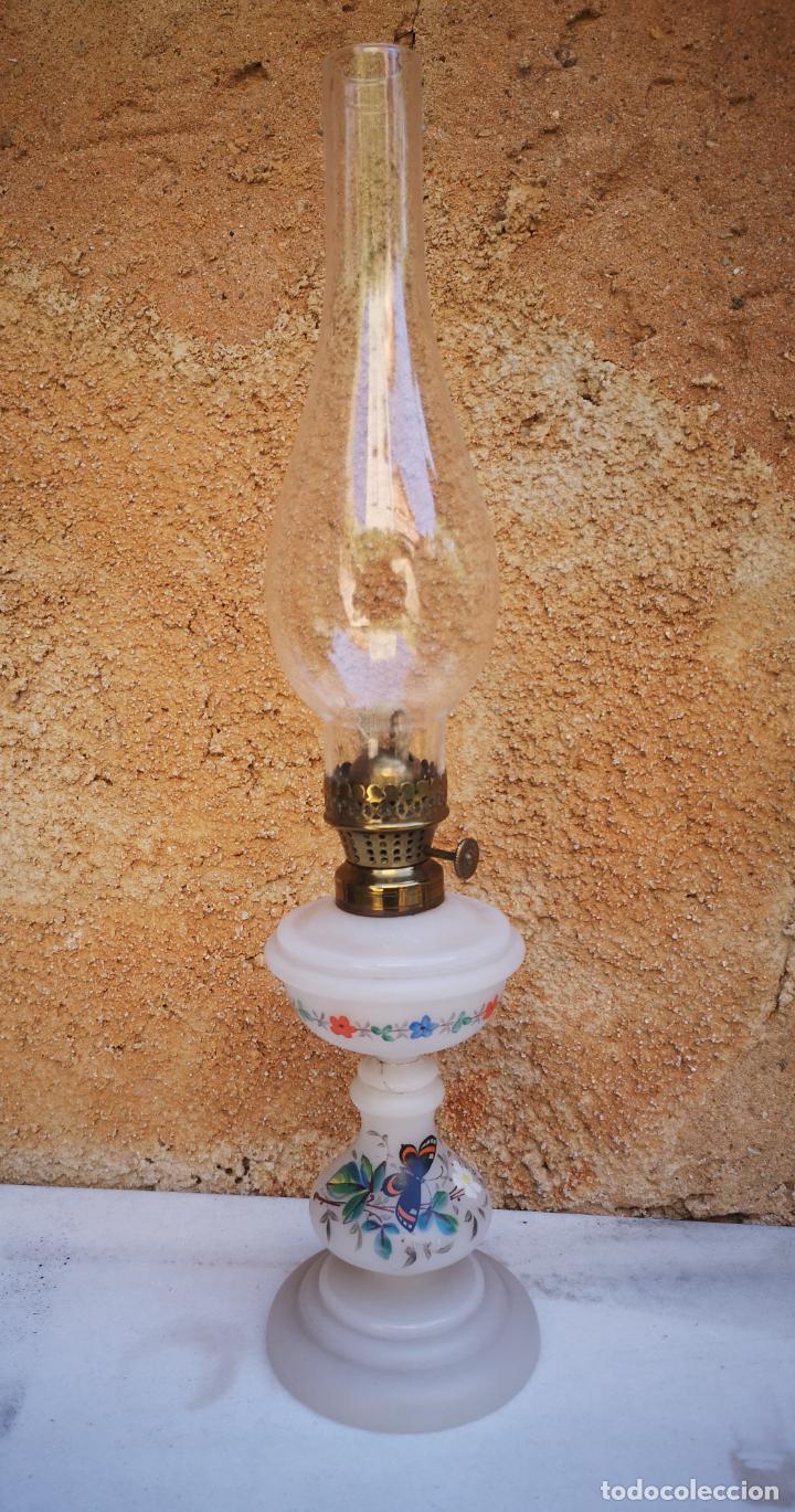 Antig&uuml;edades: ANTIGUO QUINQUE DE OPALINA PINTADA A MANO - Foto 4