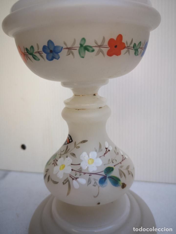 Antig&uuml;edades: ANTIGUO QUINQUE DE OPALINA PINTADA A MANO - Foto 8