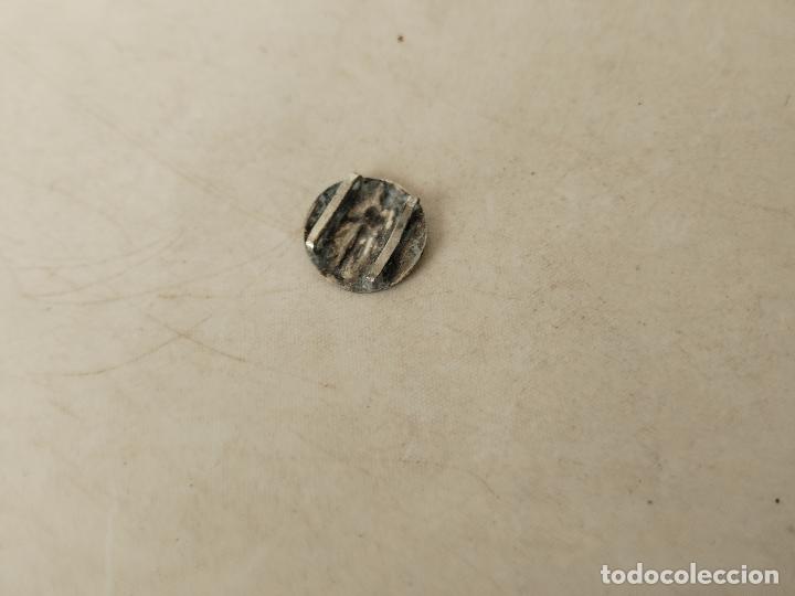 Antig&uuml;edades: medalla boton plata milagrosa - Foto 2