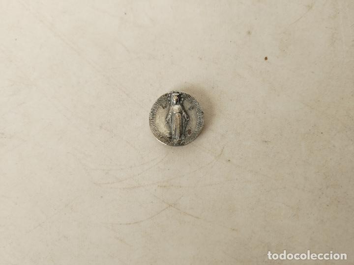 Antig&uuml;edades: medalla boton plata milagrosa - Foto 1