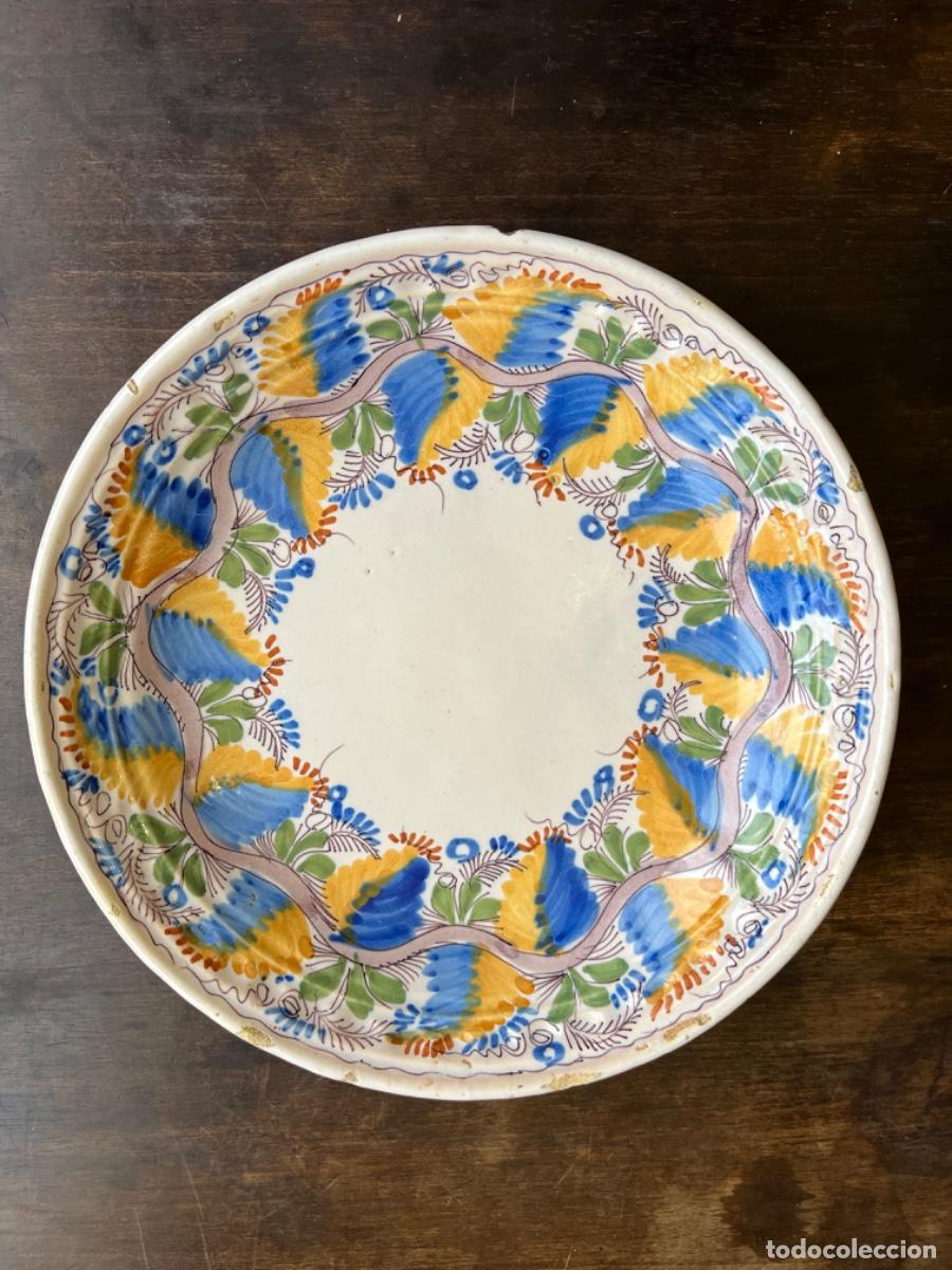 Antig&uuml;edades: Excelente plato de manises S.XIX. A4 - Foto 1