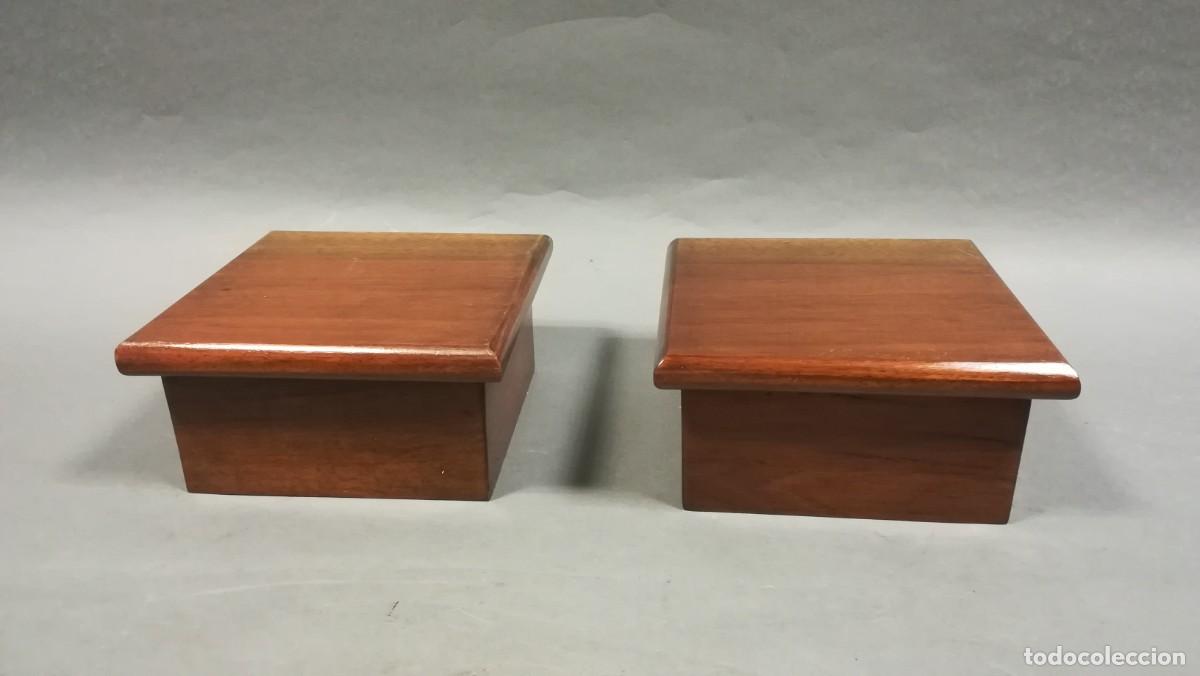 Antig&uuml;edades: PAREJA BASES DE MADERA - Foto 1