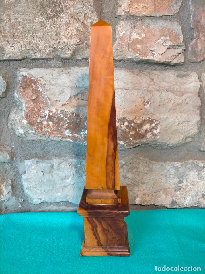 Antig&uuml;edades: Escultura de madera tallada de torre rectangular torreta - Foto 1