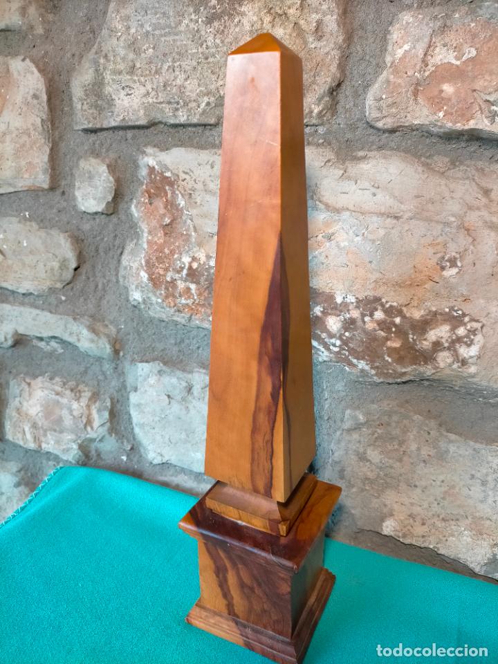 Antig&uuml;edades: Escultura de madera tallada de torre rectangular torreta - Foto 3