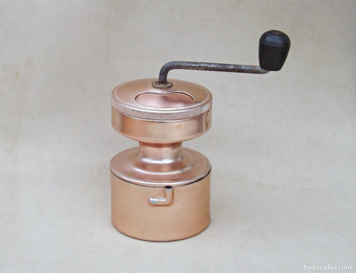 Oggetti Antichi: MOLINILLO DE CAFE DE ALUMINIO, COLOR SALM&Oacute;N
