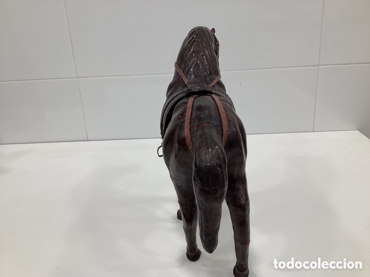 Antig&uuml;edades: Caballo de piel natural. - Foto 2
