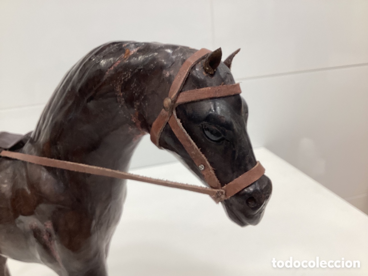 Antig&uuml;edades: Caballo de piel natural. - Foto 8