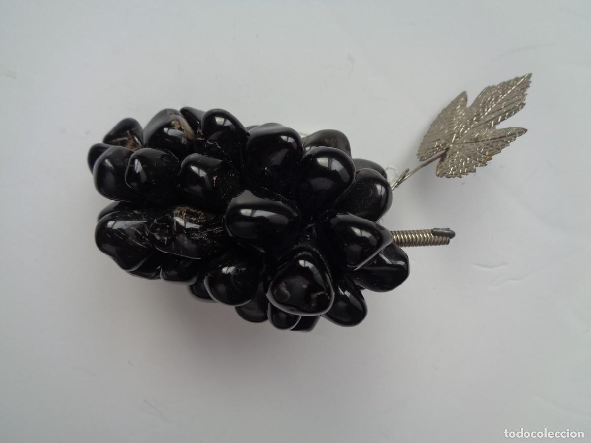 Antig&uuml;edades: RACIMO DE UVAS NEGRAS - Foto 3