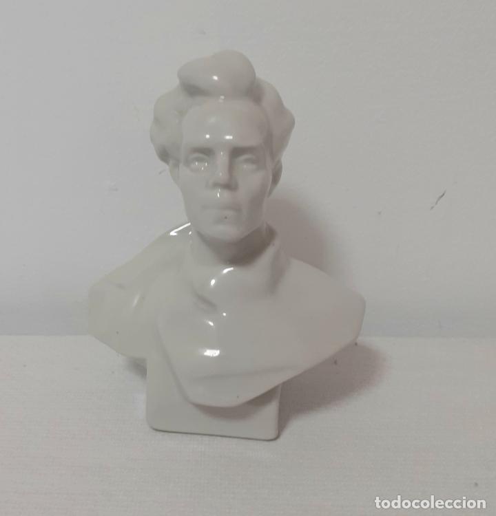 Antig&uuml;edades: Busto Nikolai Ostrovski .Escritor sovietico - Foto 2