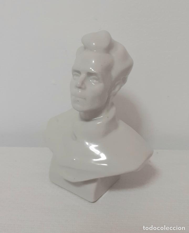Antig&uuml;edades: Busto Nikolai Ostrovski .Escritor sovietico - Foto 1