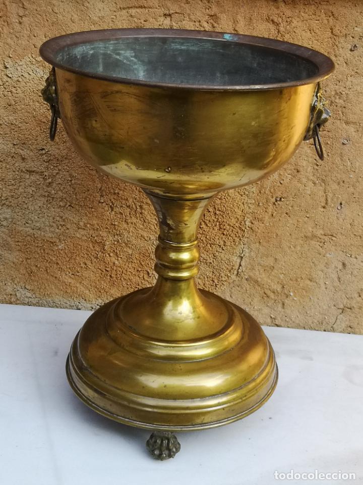 Antig&uuml;edades: GRAN MACETERO DE METAL 40 X 54 CM. - Foto 3