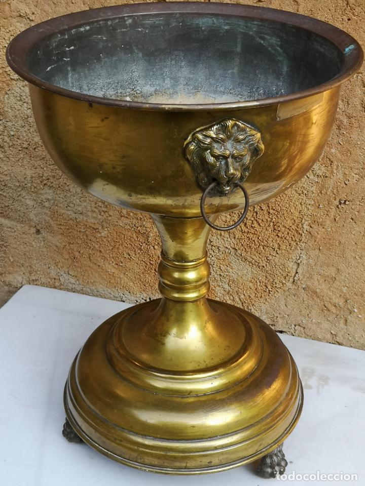 Antig&uuml;edades: GRAN MACETERO DE METAL 40 X 54 CM. - Foto 4