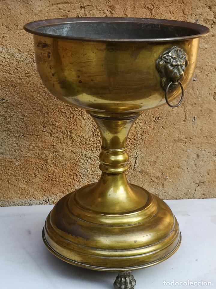 Antig&uuml;edades: GRAN MACETERO DE METAL 40 X 54 CM. - Foto 6