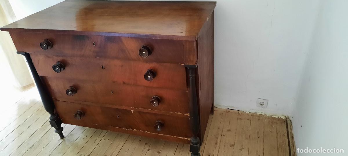 Antig&uuml;edades: C&oacute;moda nogal 4 cajones - Foto 2