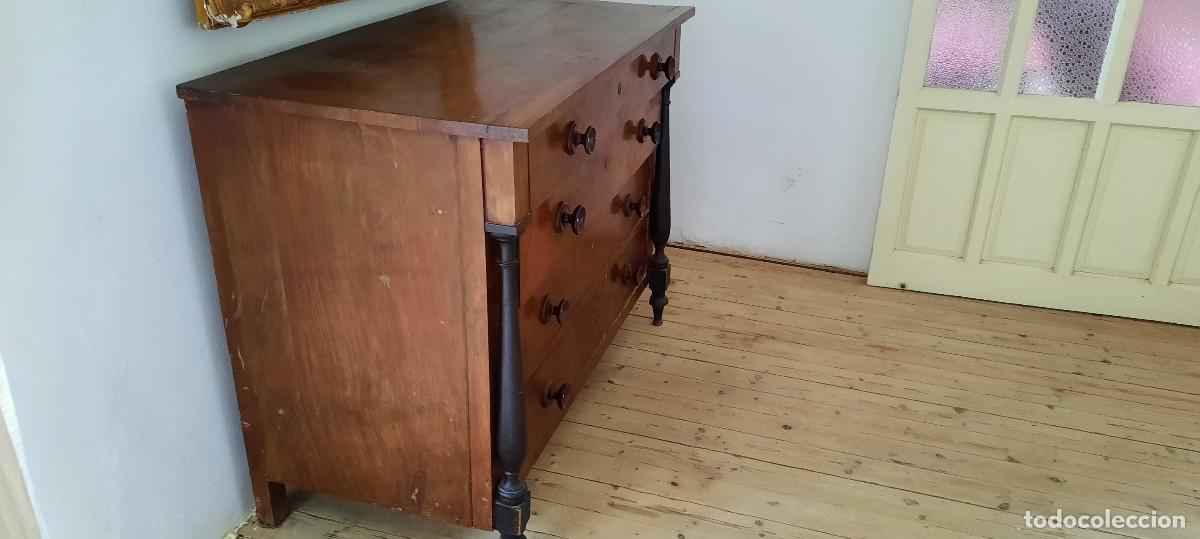 Antig&uuml;edades: C&oacute;moda nogal 4 cajones - Foto 3