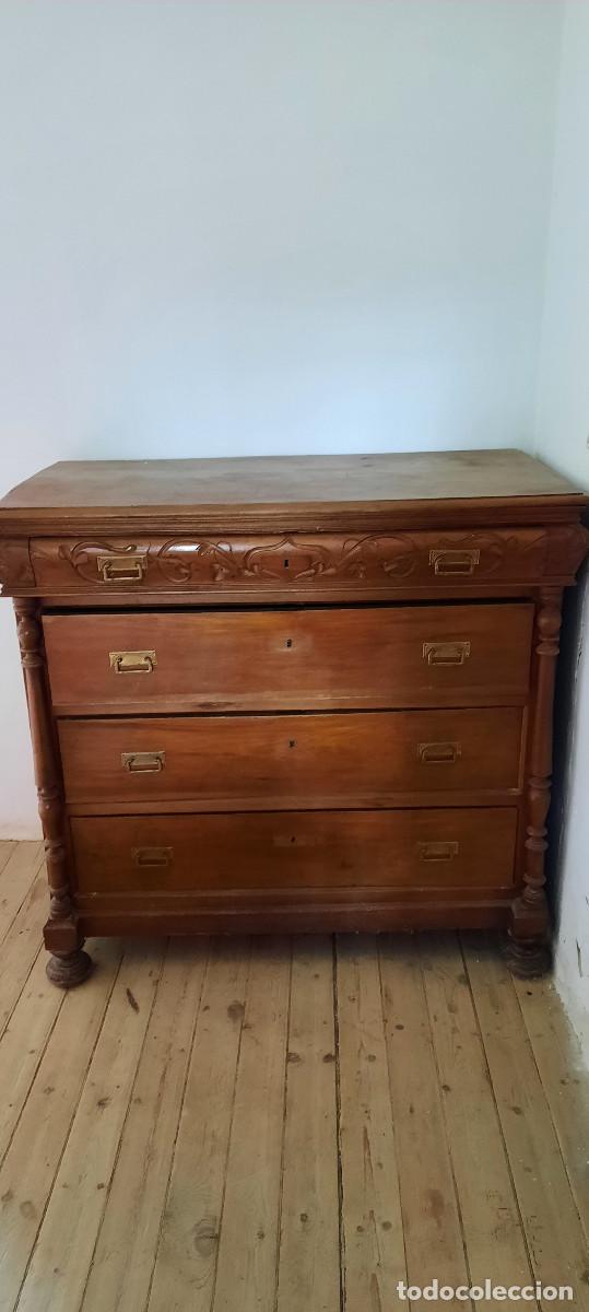 Antig&uuml;edades: C&oacute;moda 4 cajones labrada - Foto 2