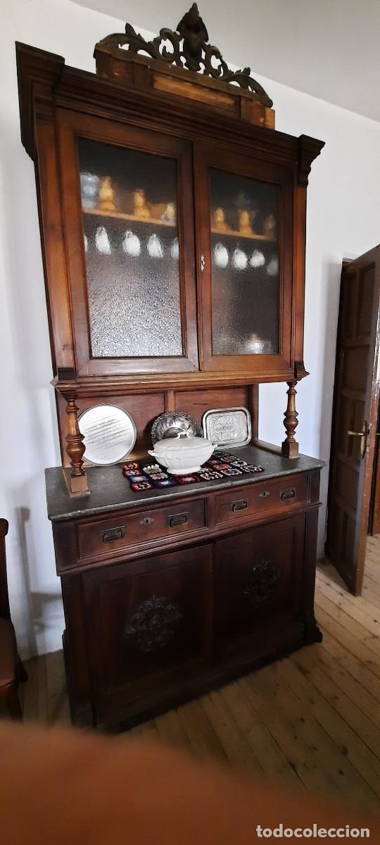 Antig&uuml;edades: Alacena antigua de madera - Foto 1