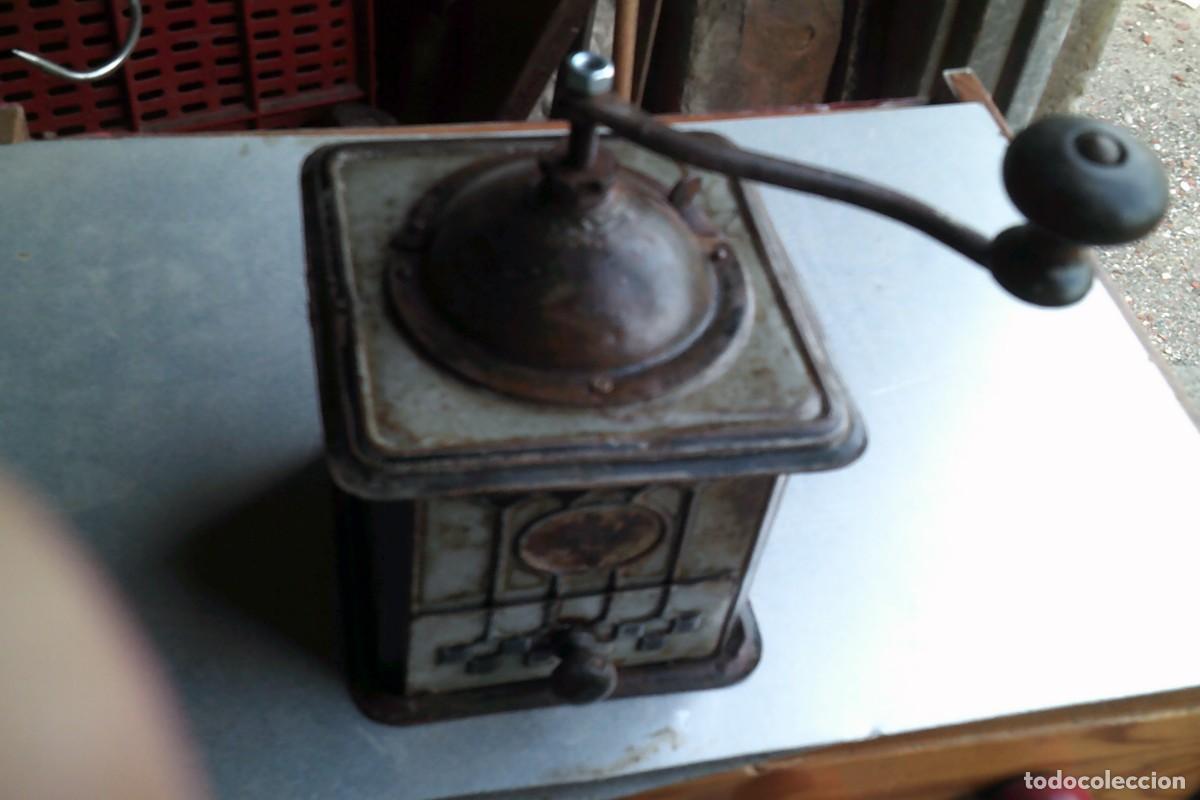 Antig&uuml;edades: Antiguo molinillo caf&eacute; met&aacute;lico, - Foto 2
