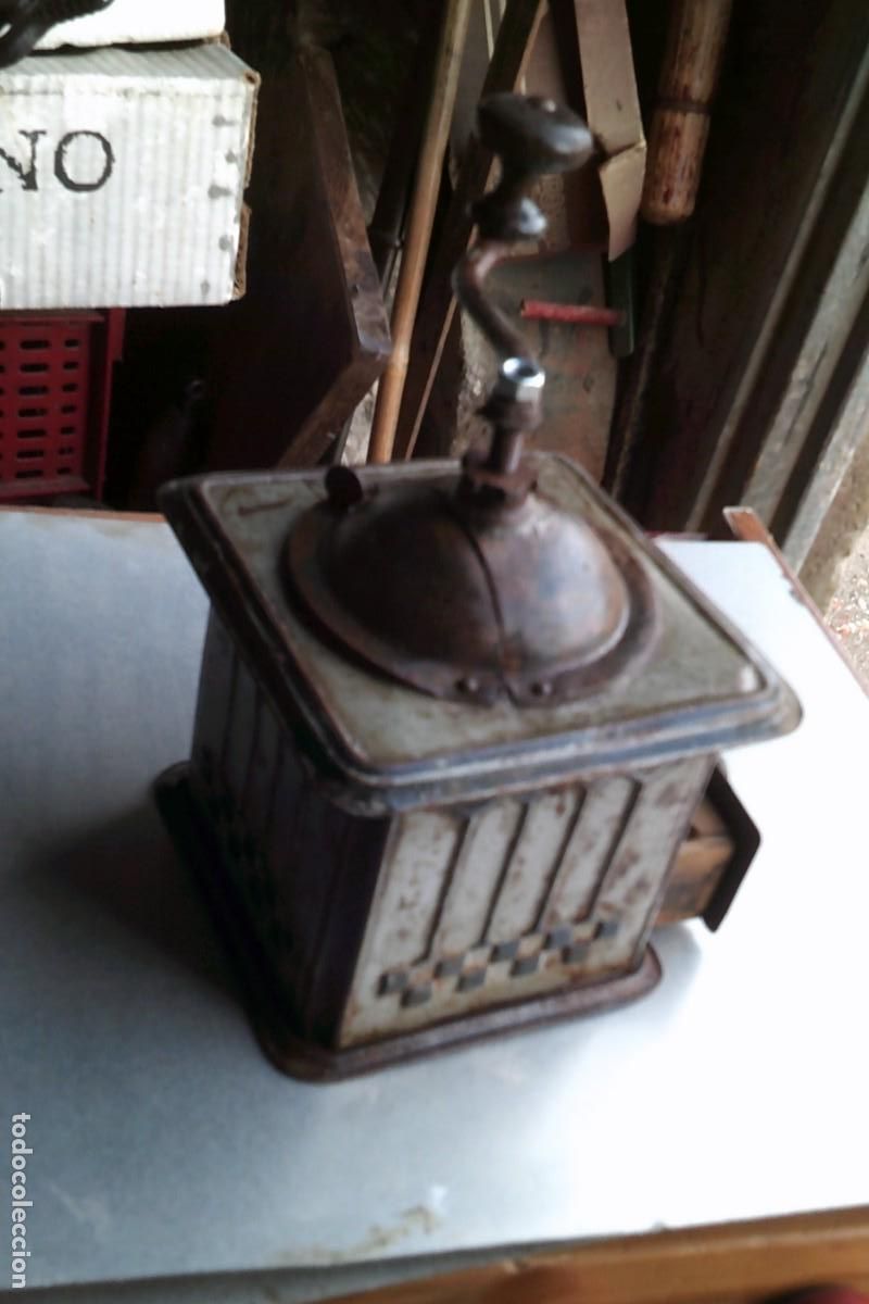 Antig&uuml;edades: Antiguo molinillo caf&eacute; met&aacute;lico, - Foto 3