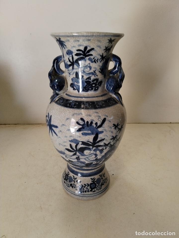 Antig&uuml;edades: jarron azul con angel - Foto 1
