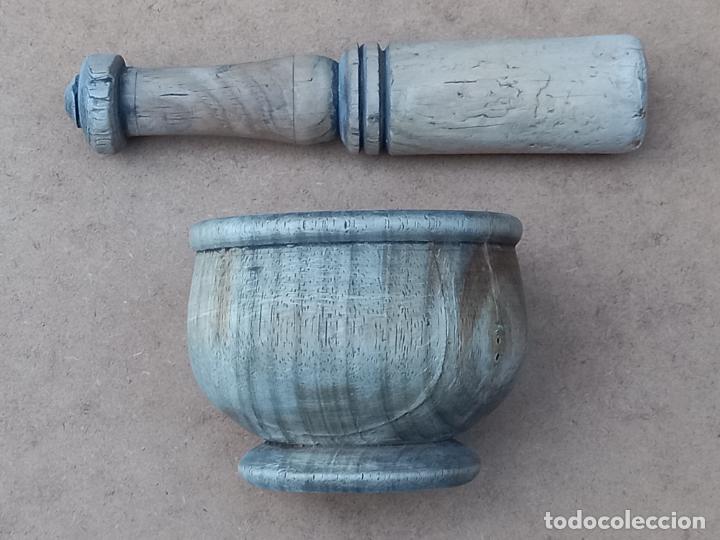 Antig&uuml;edades: MORTERO ANTIGUO DE MADERA CON SU MANO. - Foto 3