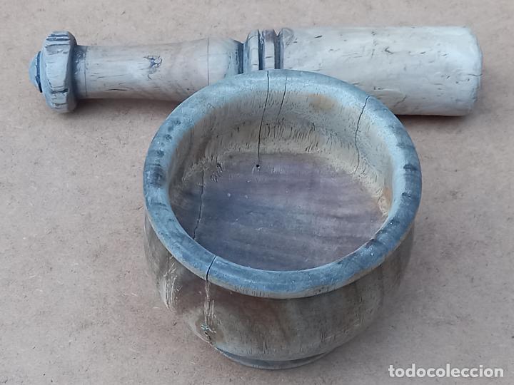 Antig&uuml;edades: MORTERO ANTIGUO DE MADERA CON SU MANO. - Foto 2