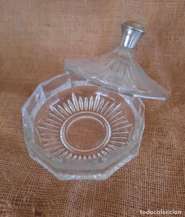 Antig&uuml;edades: BOMBONERA DE CRISTAL CON POMO DE PLATA. - Foto 3