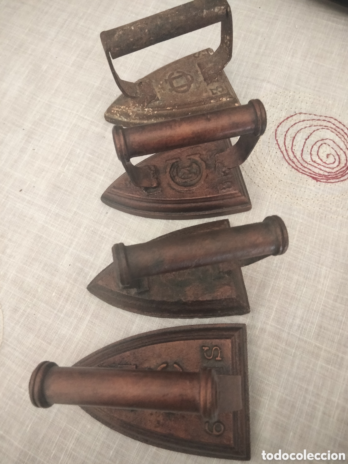 Antig&uuml;edades: Planchas antiguas hierro macizo - Foto 2