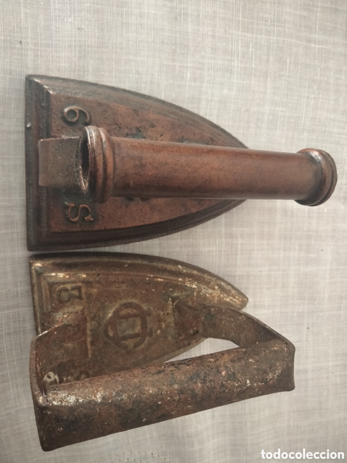 Antig&uuml;edades: Planchas antiguas hierro macizo - Foto 3