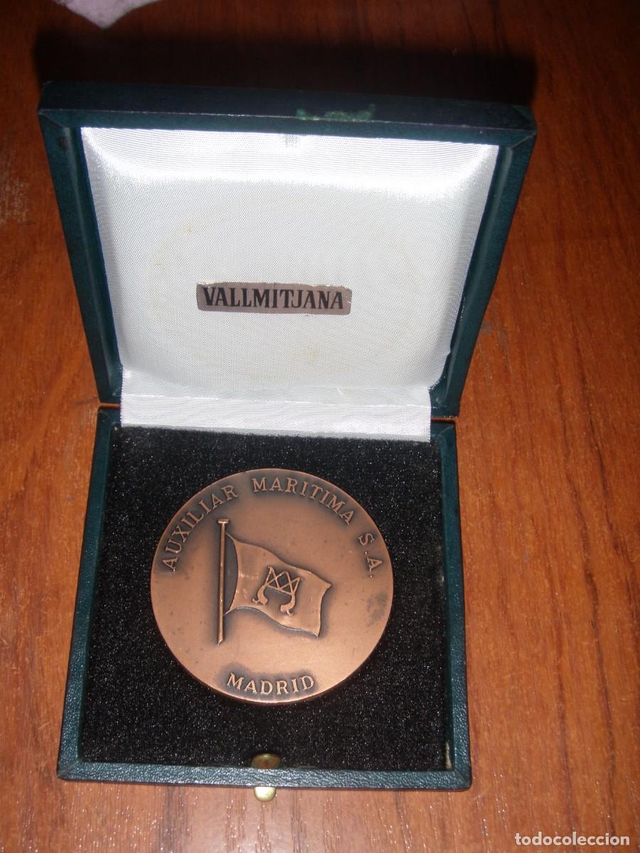 Antig&uuml;edades: MEDALLA CON ESTUCHE BUQUE AMAPOLA - Foto 2