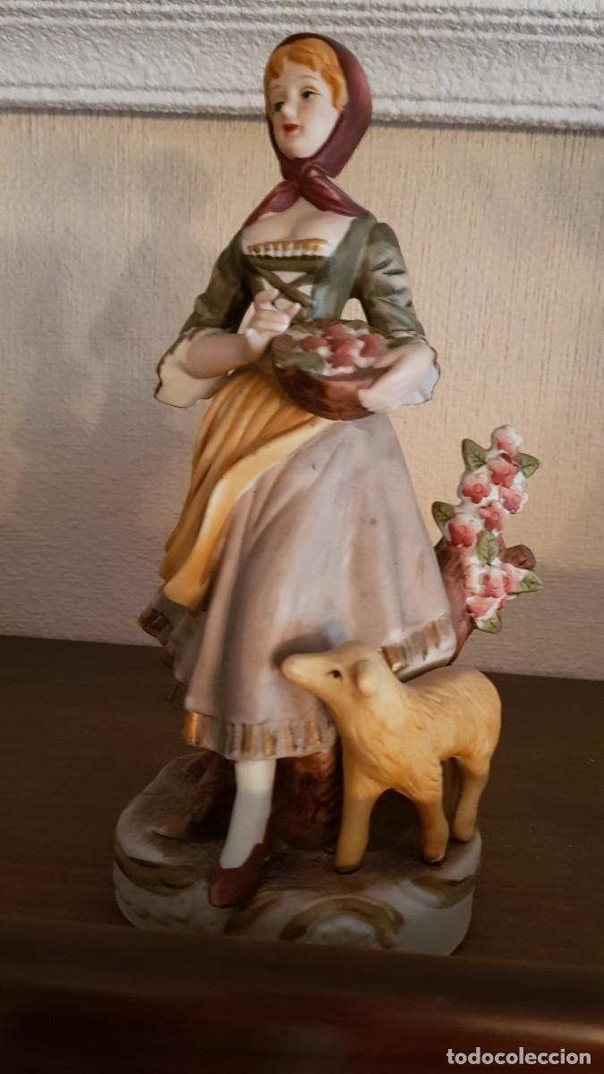 Antiques: Lote de figuras de porcelana (Dama y caballero)