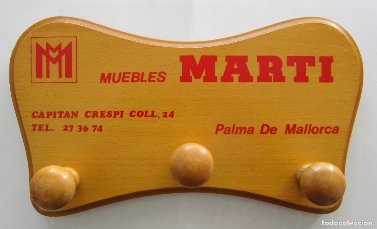 Antig&uuml;edades: Antiguo perchero de madera de publicidad Muebles Mart&iacute;, Palma de Mallorca