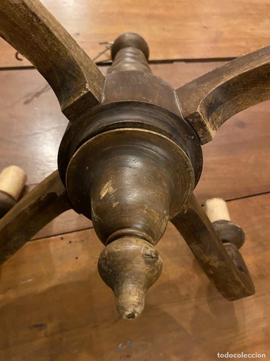 Antig&uuml;edades: L&aacute;mpara de madera antigua - Foto 2