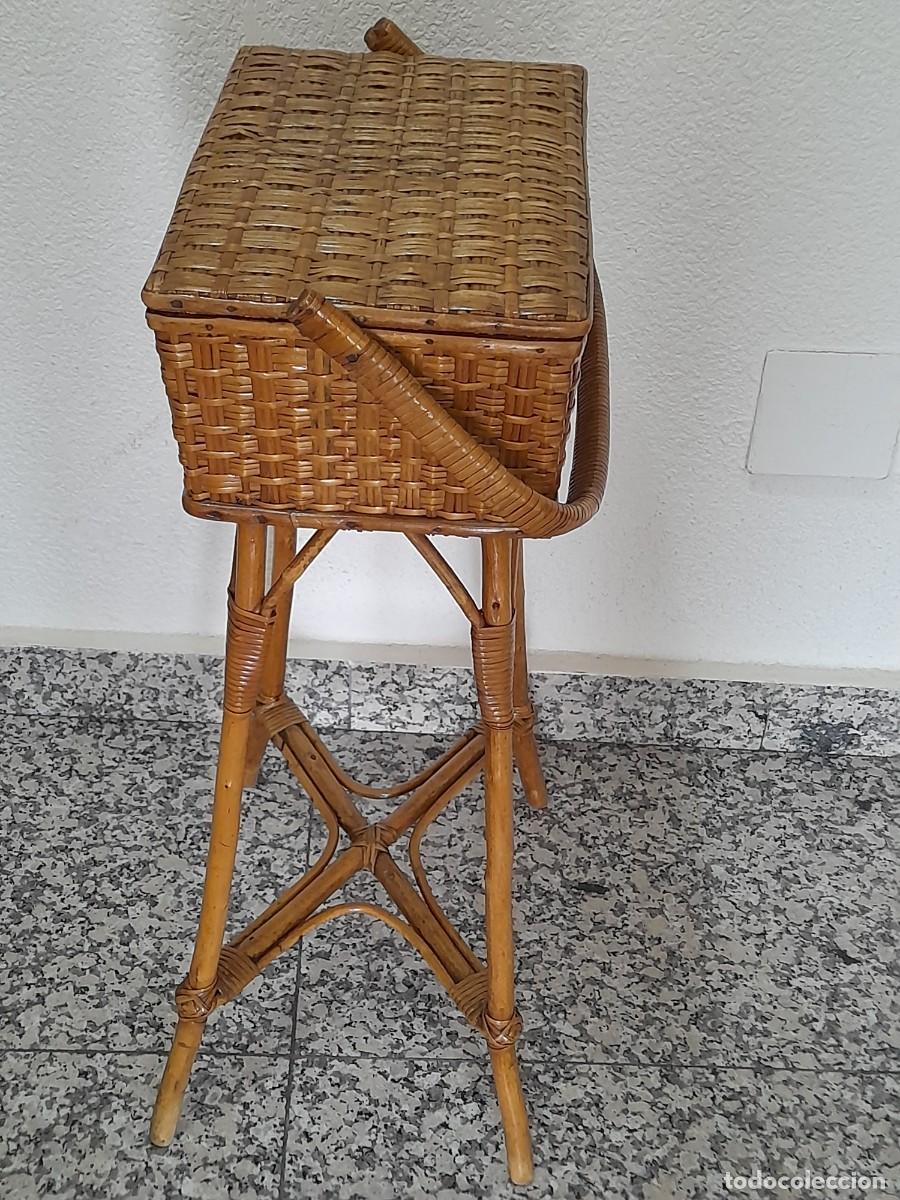 Antig&uuml;edades: Costurero de bamb&uacute; y mimbre d&eacute;cada de los 60-70 - Foto 4