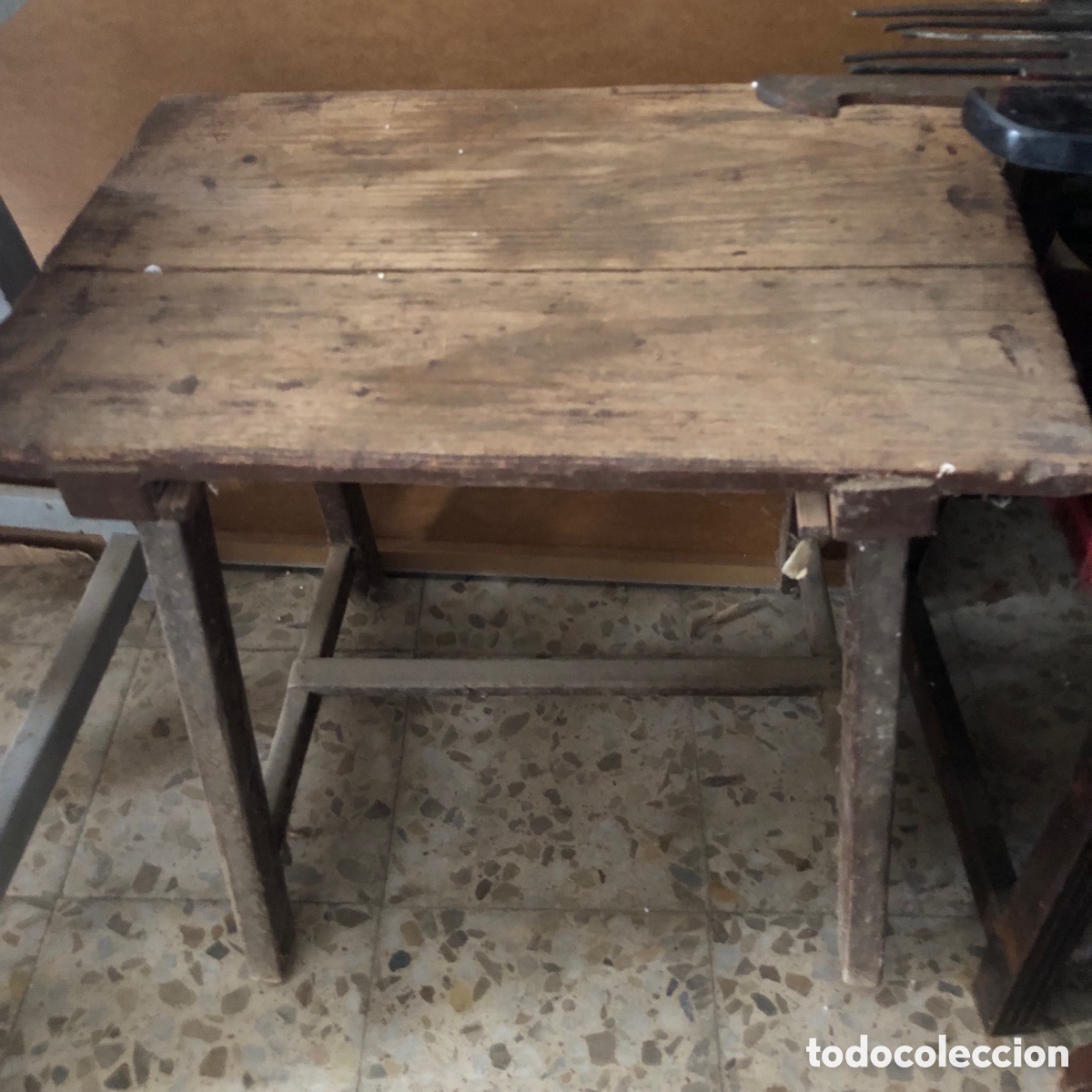 Antig&uuml;edades: MESA TOCINERA DE PINO SIN CAJON - Foto 1