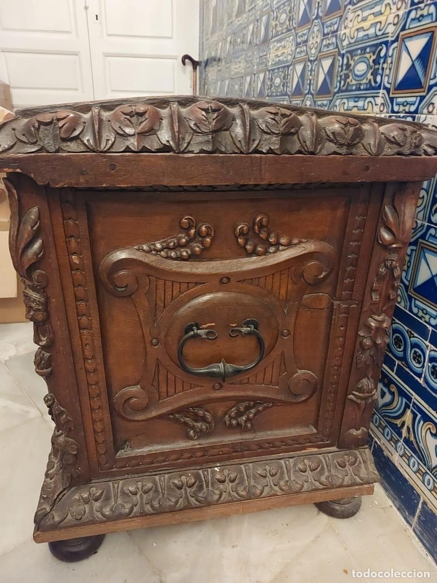 Antig&uuml;edades: Arc&oacute;n antiguo de madera tallada - Foto 3