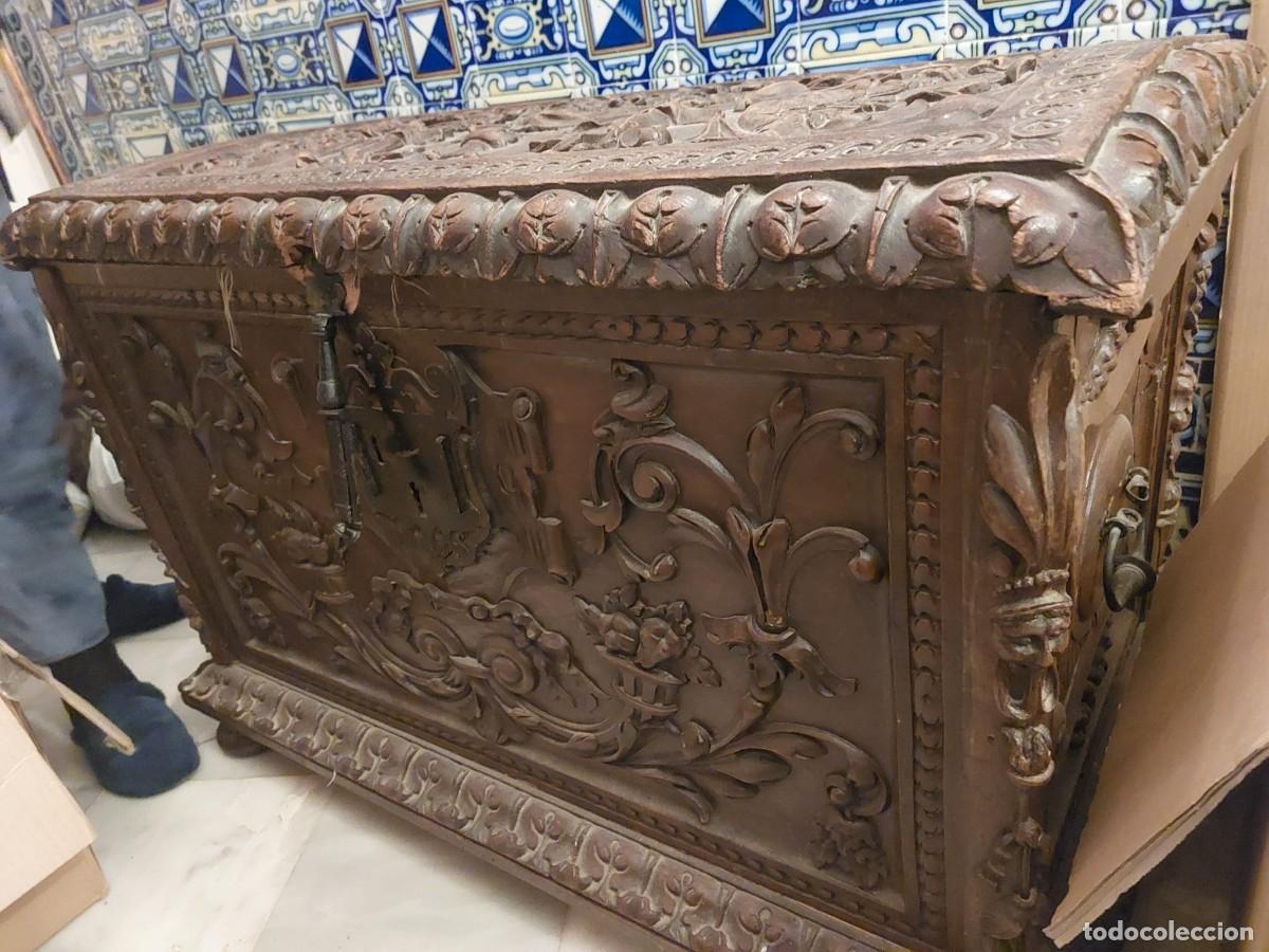 Antig&uuml;edades: Arc&oacute;n antiguo de madera tallada - Foto 5
