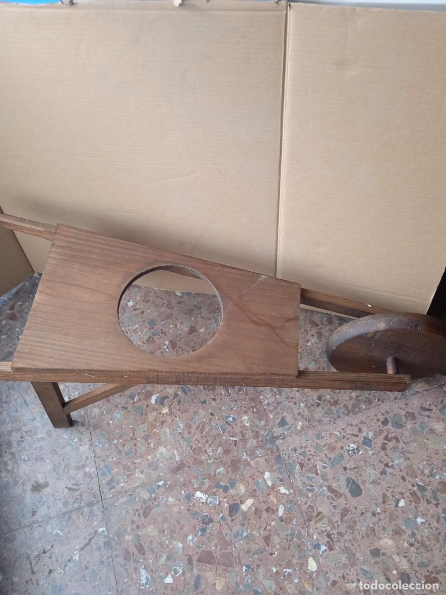 Antig&uuml;edades: Carretilla en madera - Foto 2