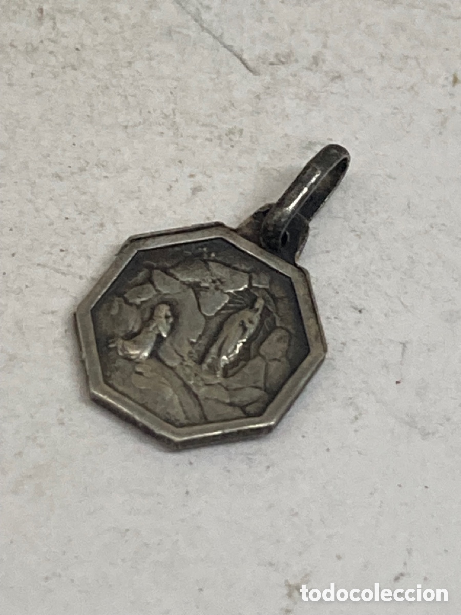 Antig&uuml;edades: Medalla de plata religiosa C68 - Foto 2