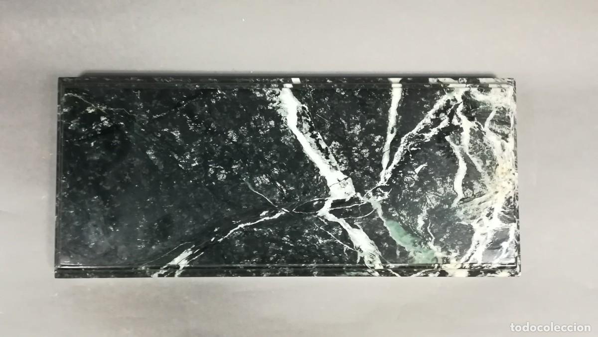 Antig&uuml;edades: BASE RECTANGULAR DE M&Aacute;RMOL VERDE OSCURO Y VETAS BLANCAS - Foto 3