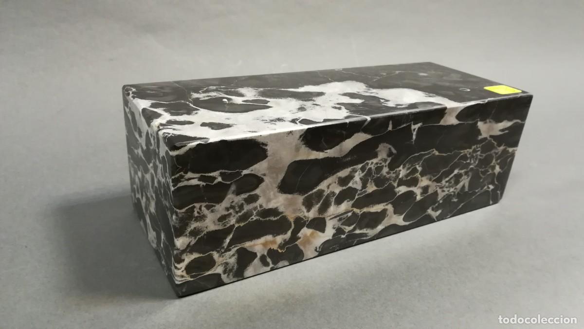 Antig&uuml;edades: BASE RECTANGULAR DE MARMOL NEGRO PORTORO - Foto 1