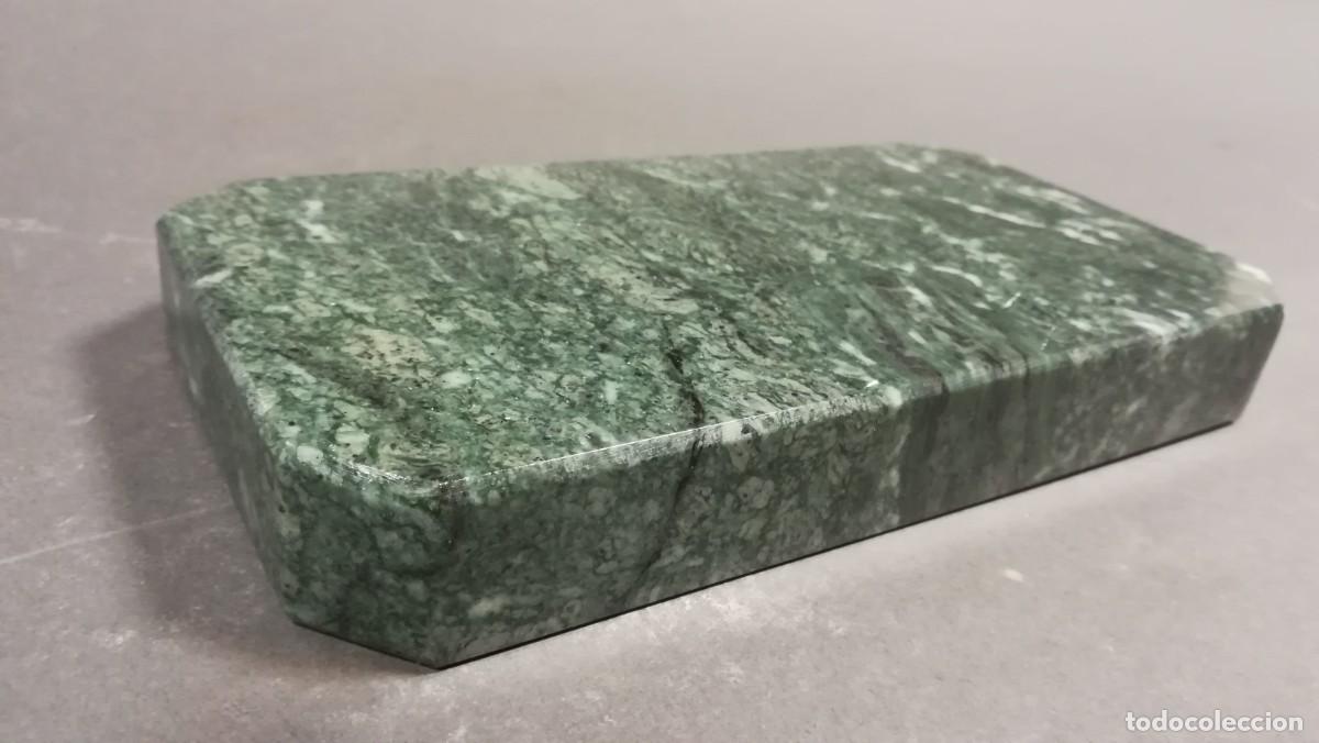 Antig&uuml;edades: BASE DE MARMOL VERDE DE MACAEL RECTANGULAR CON CHAFLANES - Foto 2
