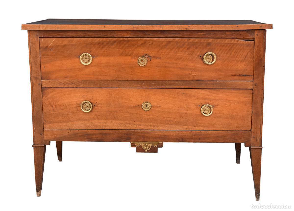 Antig&uuml;edades: Commode sauteuse en noyer d&eacute;poque XVIII&egrave;me - Foto 1